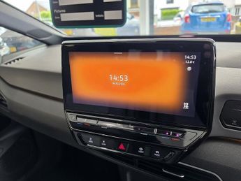 Volkswagen ID.3 Pro Performance 58kWh Life Hatchback 5dr Electric Auto (204 ps)