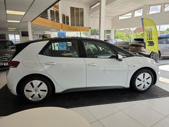 Volkswagen ID.3 Pro Performance 58kWh Life Hatchback 5dr Electric Auto (204 ps)