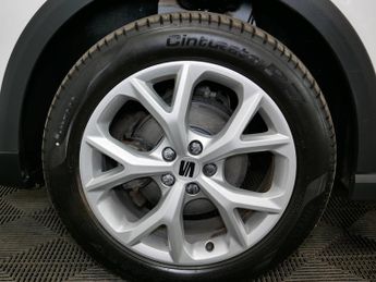 SEAT Arona TSI FR