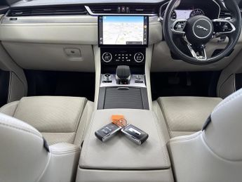 Jaguar F-PACE P400e R-Dynamic S