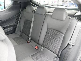 Toyota C-HR VVT-h Design