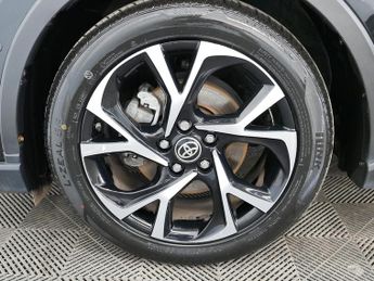 Toyota C-HR VVT-h Design