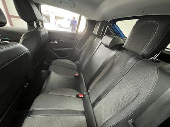 Peugeot 208 PureTech Allure Premium