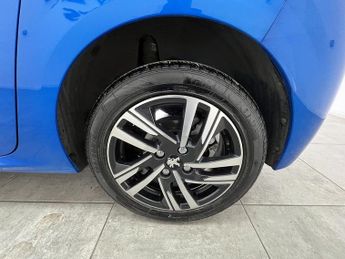 Peugeot 208 PureTech Allure Premium