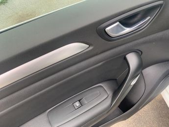 Renault Megane E-TECH Iconic