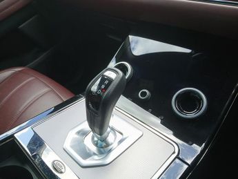 Land Rover Range Rover Evoque P300e Autobiography