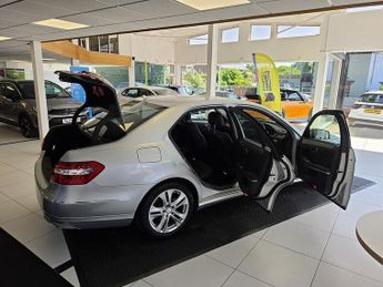 Mercedes-Benz E Class 3.0 E350 CDI V6 BlueEfficiency Avantgarde Edition 125 Saloon 4dr