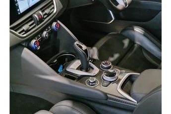 Alfa Romeo Giulia V6 Bi-Turbo Quadrifoglio