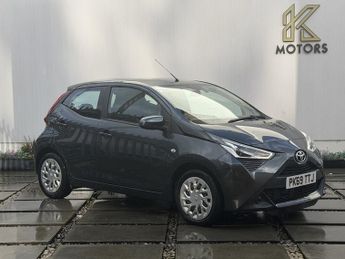 Toyota AYGO 1.0 VVT-i x-play Hatchback 5dr Petrol Manual Euro 6 (71 ps)