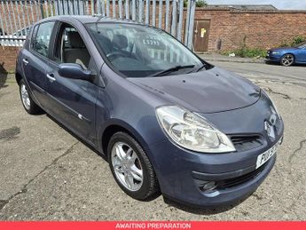 Renault Clio VVT Privilege