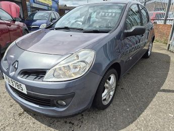 Renault Clio VVT Privilege