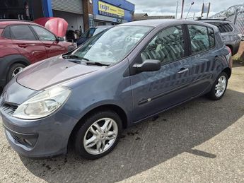 Renault Clio VVT Privilege