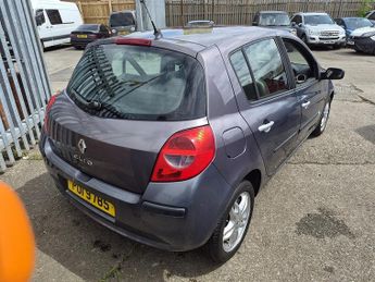 Renault Clio VVT Privilege