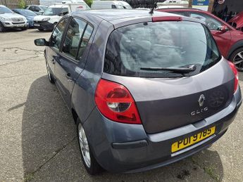 Renault Clio VVT Privilege