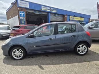 Renault Clio VVT Privilege