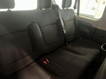 Renault Trafic 2.0 dCi LL30 Sport Minibus Double Cab 5dr Diesel EDC L2 H1 Euro 