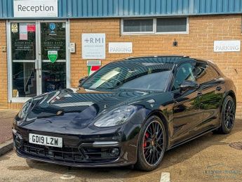 Porsche Panamera T V8 GTS