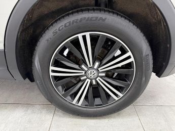 Volkswagen Tiguan TDI BlueMotion Tech SE Navigation