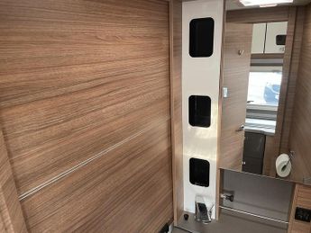 Volkswagen Weinsberg X - Cursion 500 Motorhome 2.0 Diesel