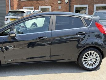 Ford Fiesta 1.0T EcoBoost Titanium Hatchback 5dr Petrol Powershift Euro 5 (1