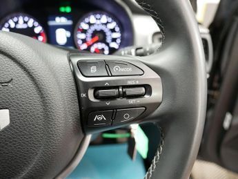 Kia Stonic T-GDi 2