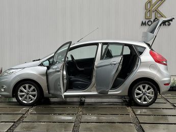 Ford Fiesta 1.4 Zetec Hatchback 5dr Petrol Automatic (154 g/km, 94 bhp)