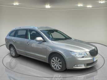 Skoda Superb 2.0 TDI Elegance Estate 5dr Diesel Manual 4WD Euro 5 (170 ps)
