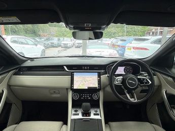 Jaguar F-PACE P250i R-Dynamic HSE