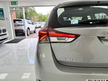 Toyota Auris VVT-h Business Edition