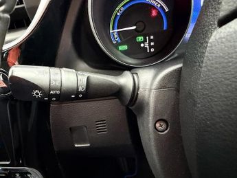 Toyota Auris VVT-h Business Edition