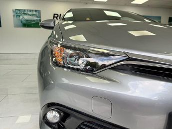 Toyota Auris VVT-h Business Edition
