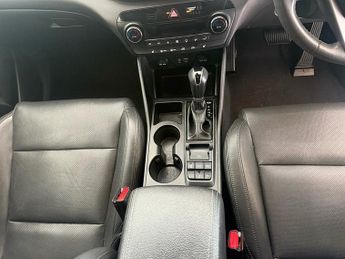 Hyundai TUCSON 1.7 CRDi Blue Drive Premium SUV 5dr Diesel DCT Euro 6 (s/s) (141