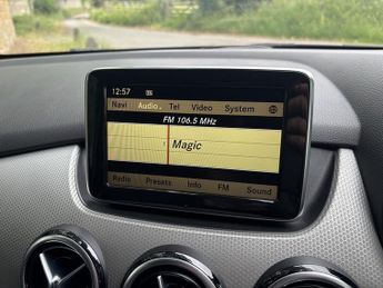Mercedes-Benz B-Class B180 Blueefficiency Sport