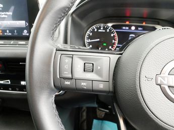 Nissan Qashqai DIG-T MHEV Acenta Premium