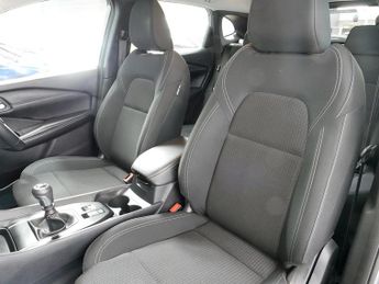 Nissan Qashqai DIG-T MHEV Acenta Premium
