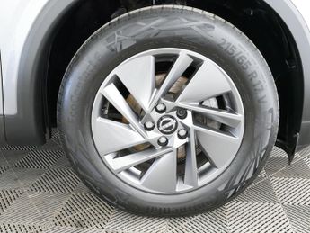 Nissan Qashqai DIG-T MHEV Acenta Premium