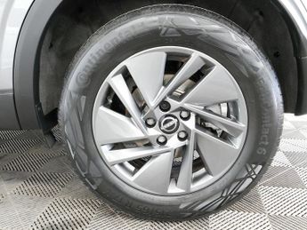 Nissan Qashqai DIG-T MHEV Acenta Premium