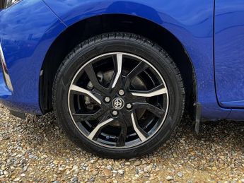 Toyota Yaris VVT-h Design