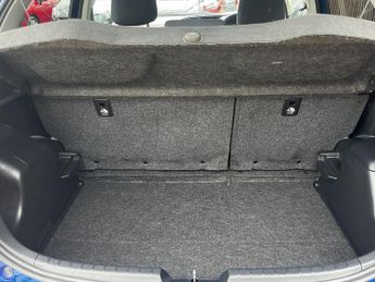 Toyota Yaris VVT-h Design