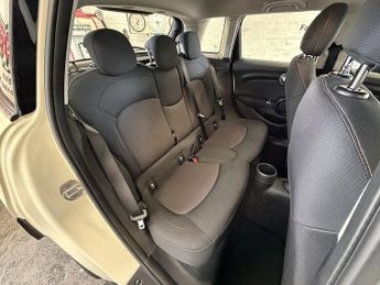 MINI Hatch Cooper