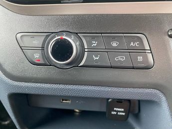 MAXUS eDeliver 3 50.23kWh Panel Van 5dr Electric Auto FWD L1 (122 ps)