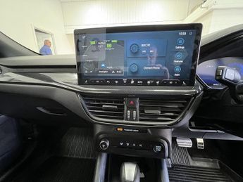 Ford Focus T EcoBoost MHEV ST-Line Vignale