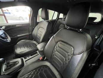 Ford Focus T EcoBoost MHEV ST-Line Vignale