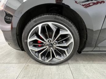 Ford Focus T EcoBoost MHEV ST-Line Vignale