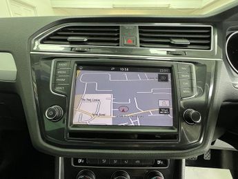 Volkswagen Tiguan TDI BlueMotion Tech SE Navigation