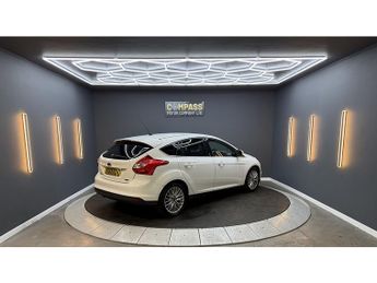 Ford Focus 1.0T EcoBoost Zetec Hatchback 5dr Petrol Manual Euro 5 (s/s) (12