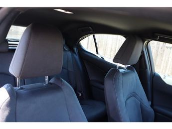 Lexus UX 250h