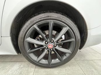 Jaguar XF d R-Sport