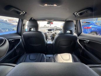 Volvo V40 D4 R-Design Pro