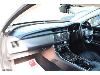 Jaguar XF i Portfolio